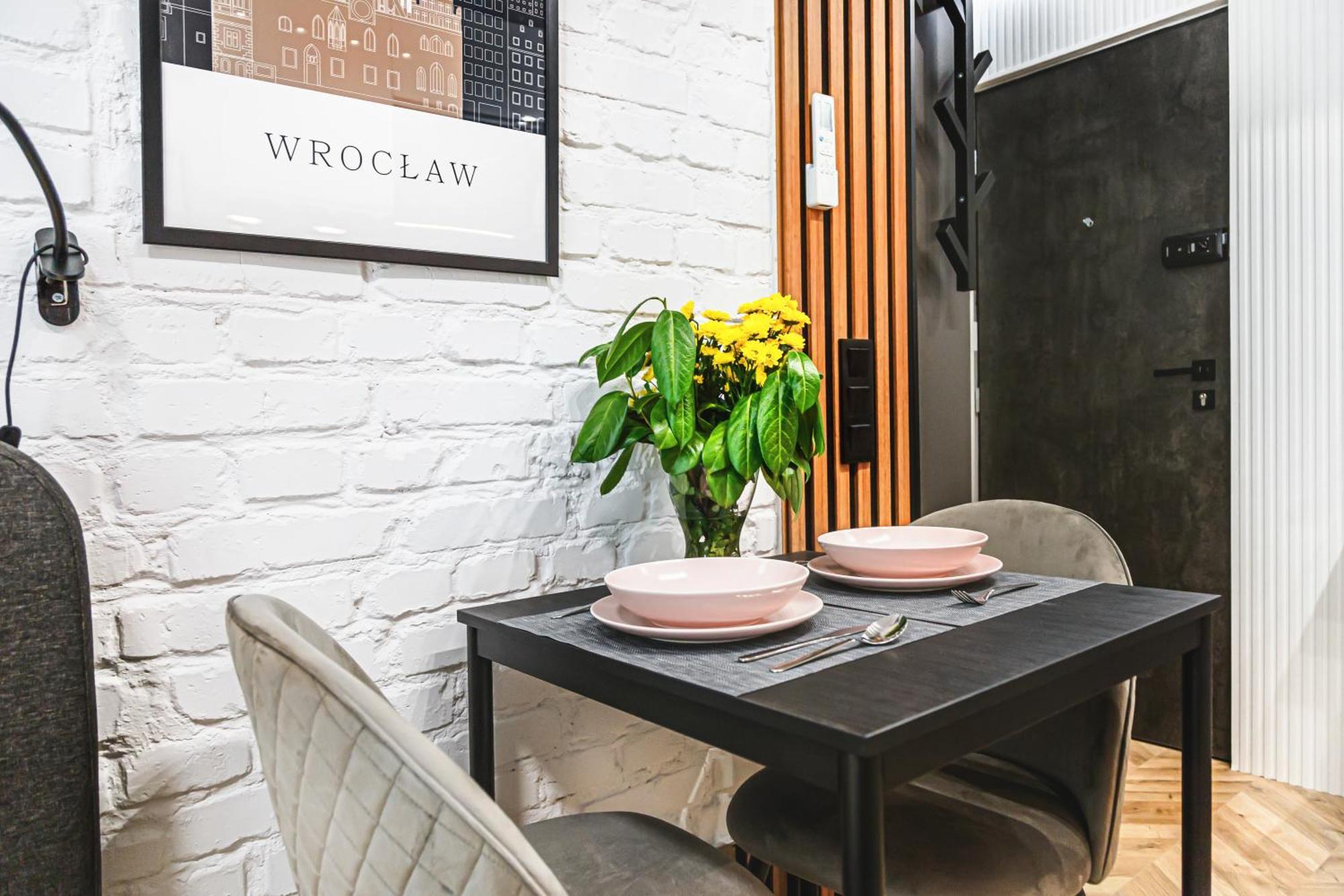 Luksusowe Apartamenty Przy Rynku Wroclaw Luaran gambar